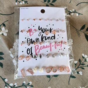 20 pack of earrings, new